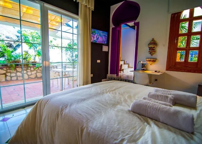 16:9 Los Molinos Suites